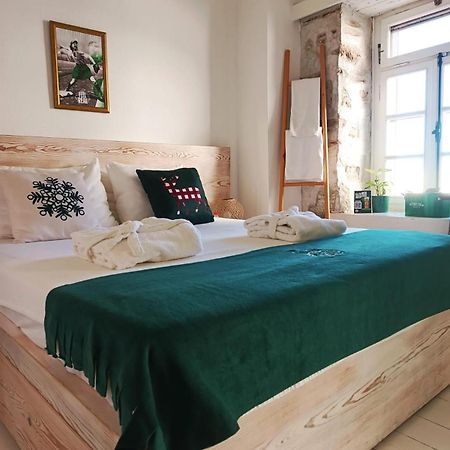 Berlin'S Guest House Urla Exterior foto