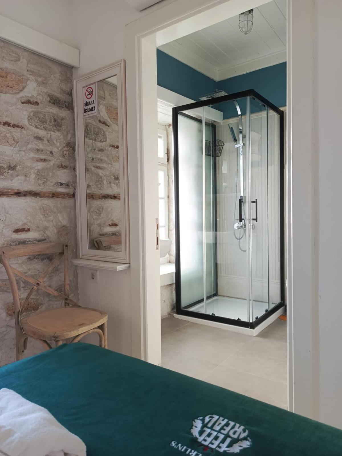 Berlin'S Guest House Urla Exterior foto