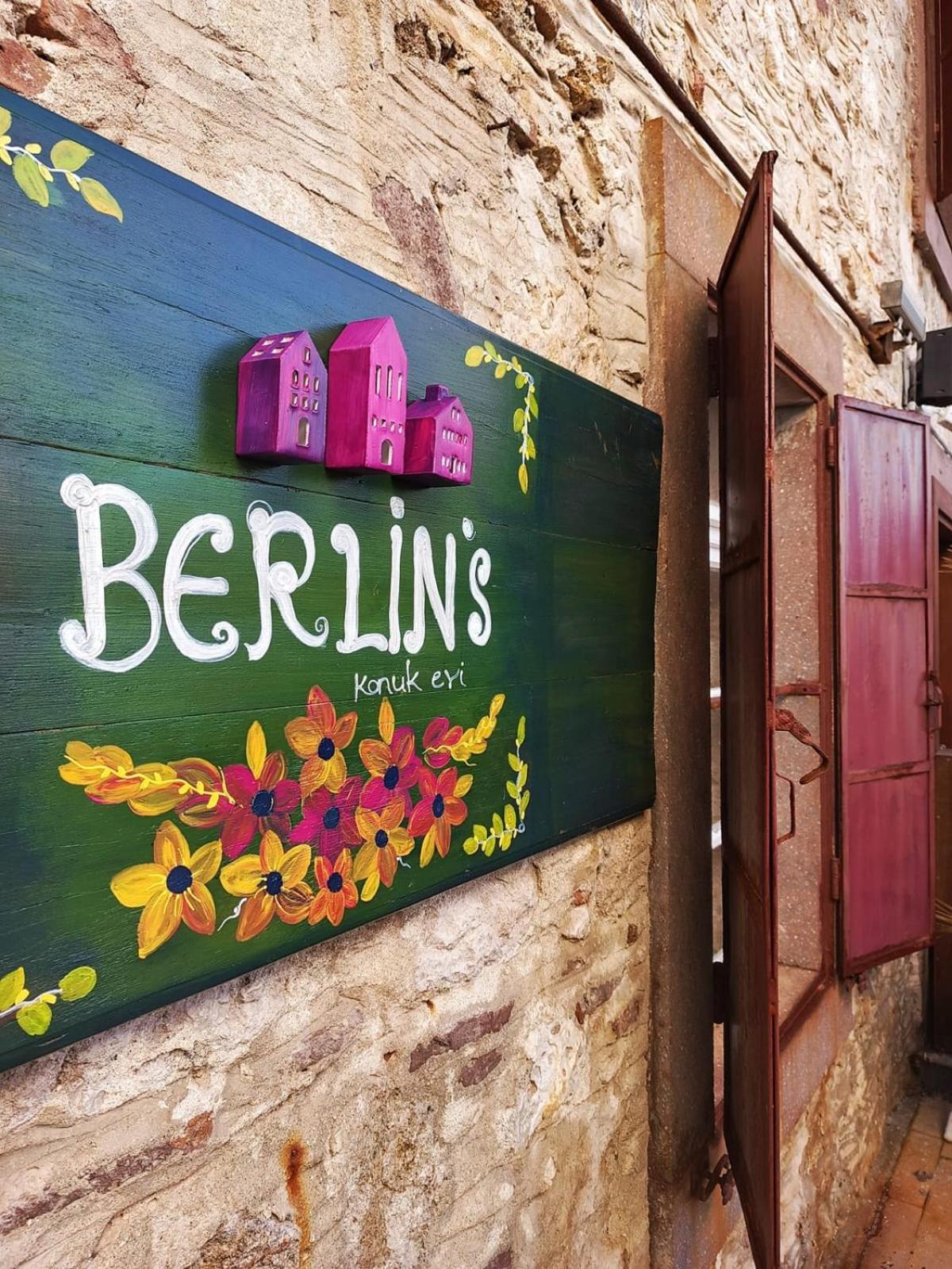 Berlin'S Guest House Urla Exterior foto